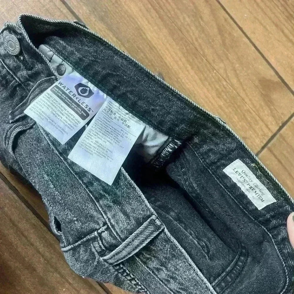 Levi 501 shorts black acid wash size 27 - Picture 6 of 6